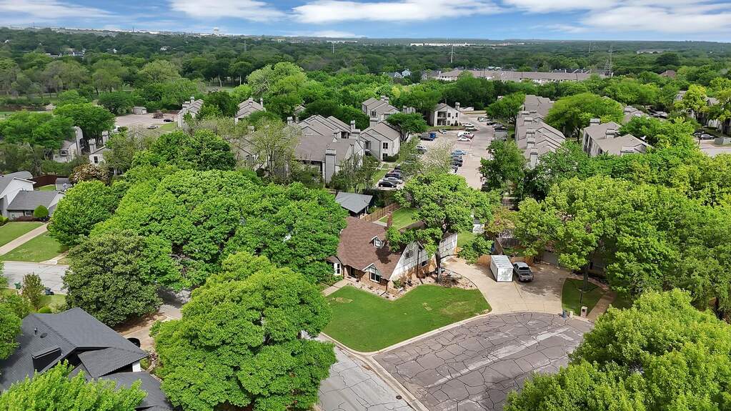 4 Bedroom Single Family Home/House's Image 25