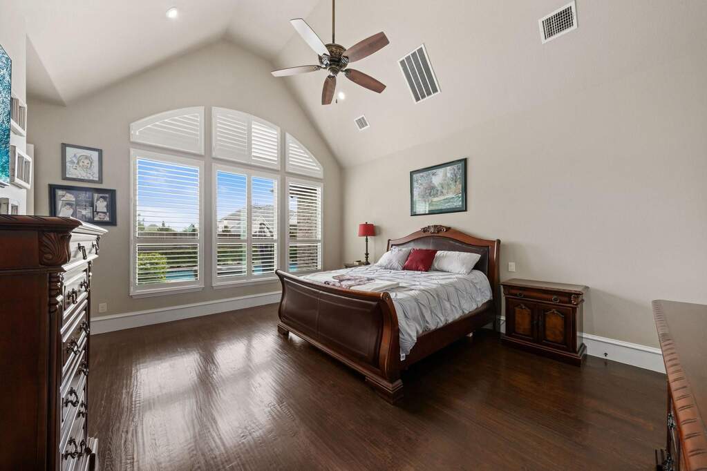 4 Bedroom Single Family Home/House's Image 15