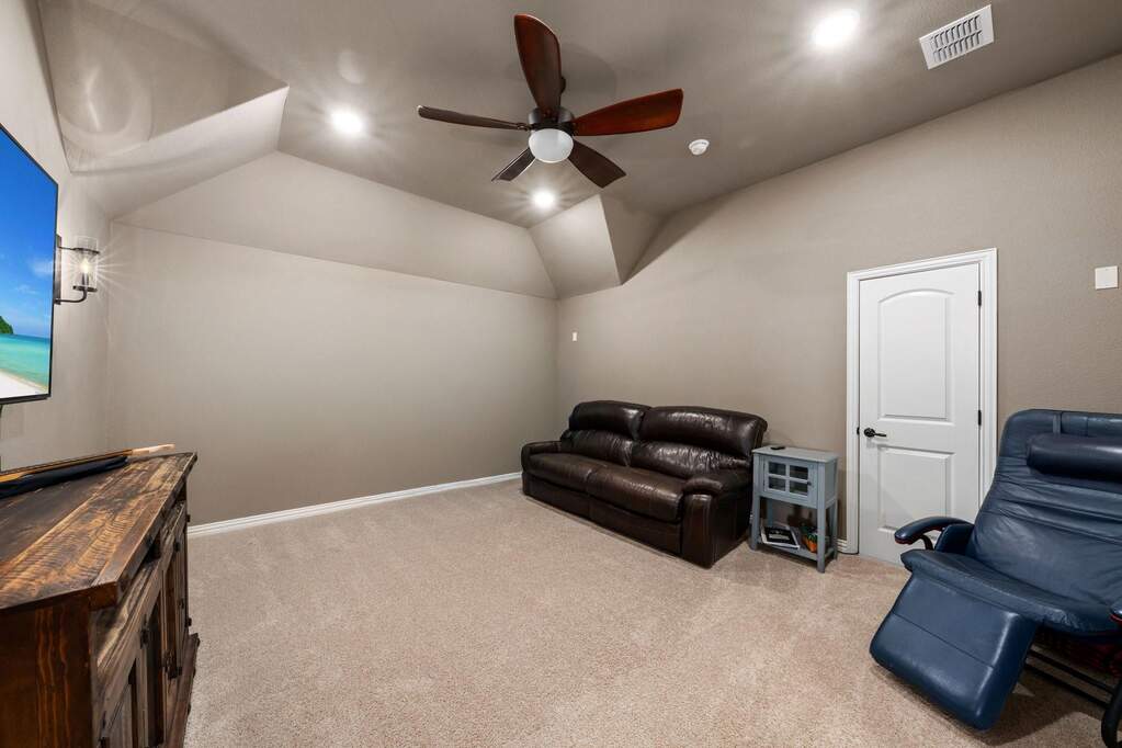4 Bedroom Single Family Home/House's Image 24