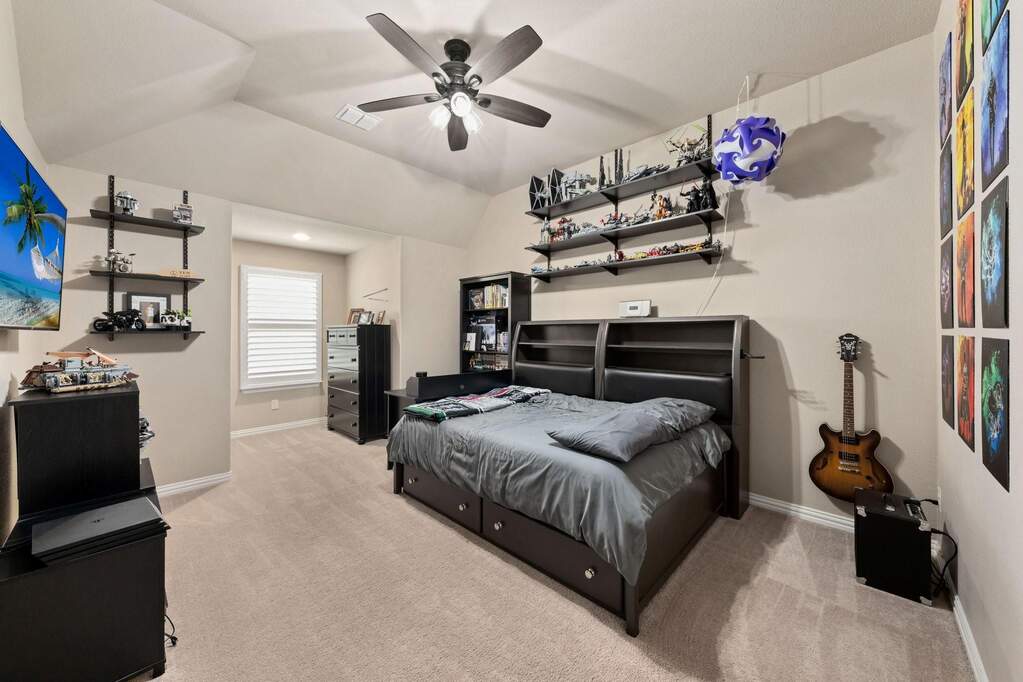 4 Bedroom Single Family Home/House's Image 28