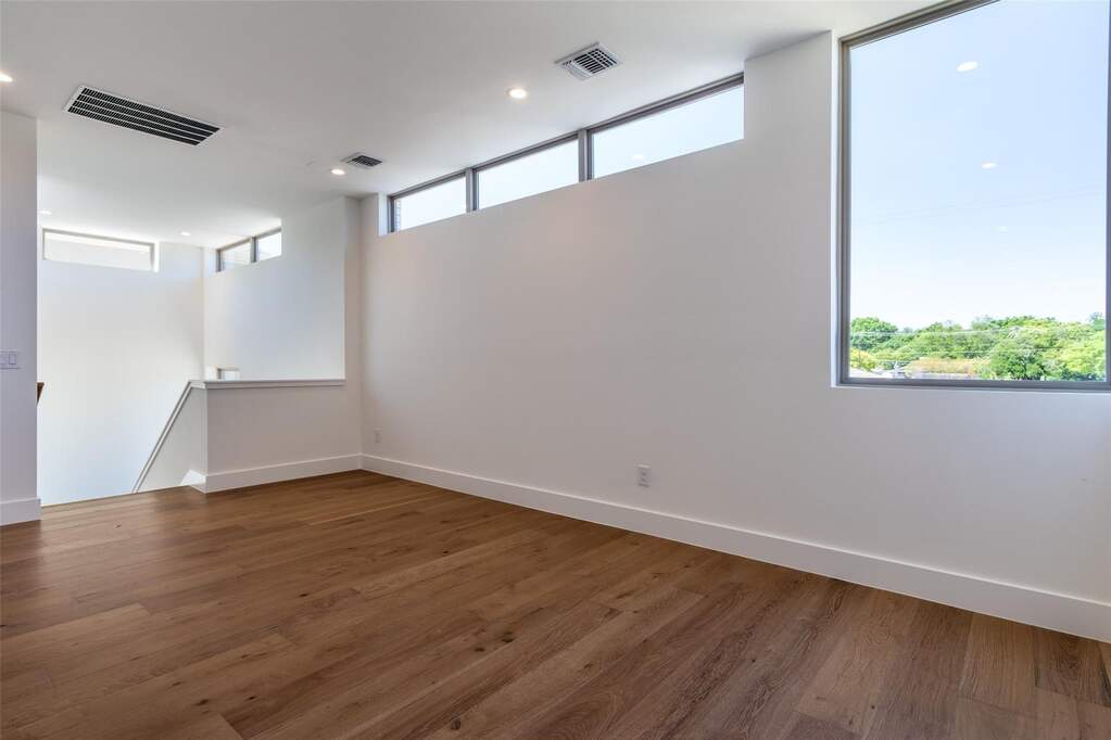 3 Bedroom Single Family Home/House's Image 10