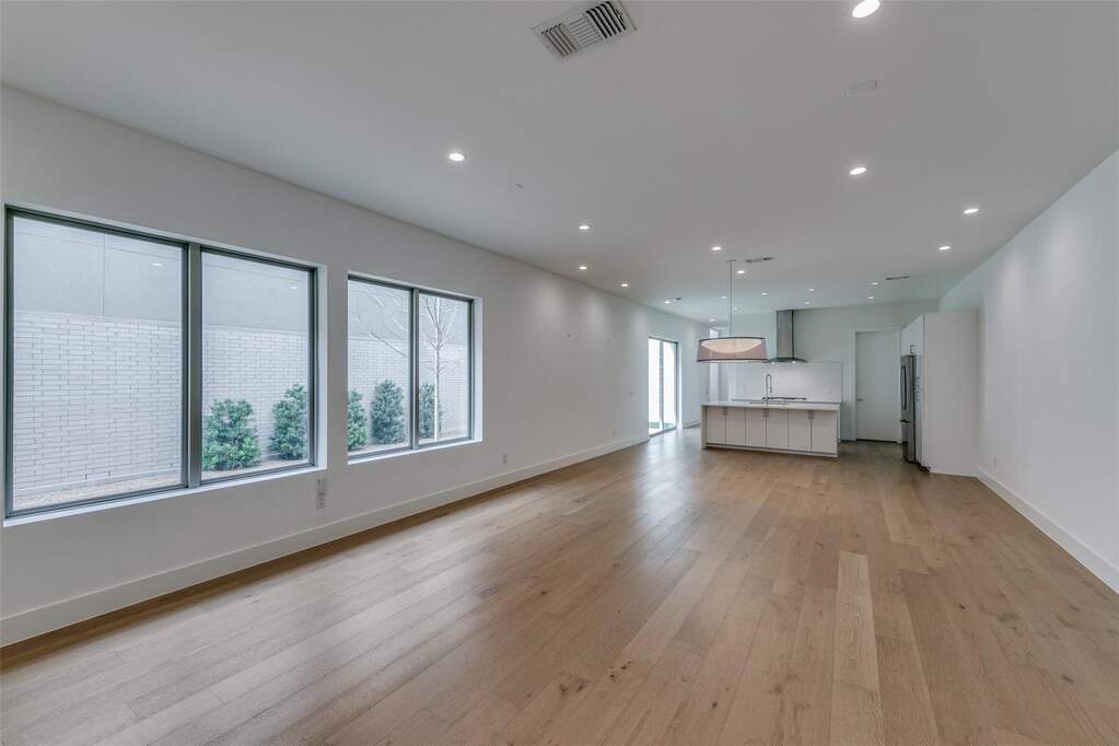 3 Bedroom Single Family Home/House's Image 3
