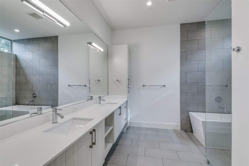 3 Bedroom Single Family Home/House's Image 6
