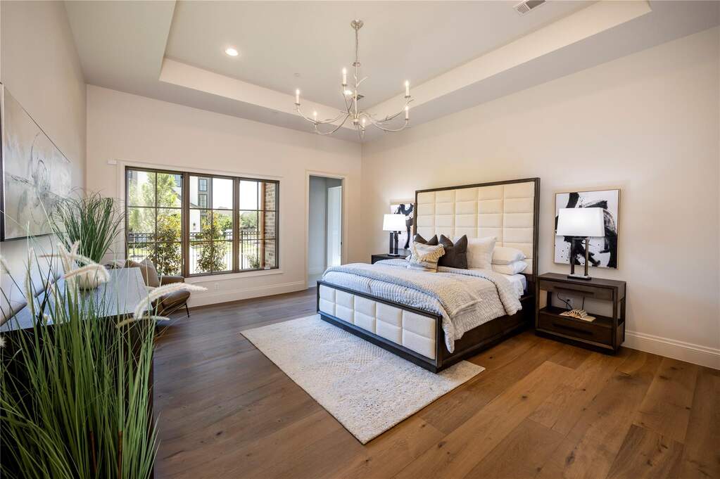 5 Bedroom Single Family Home/House's Image 17