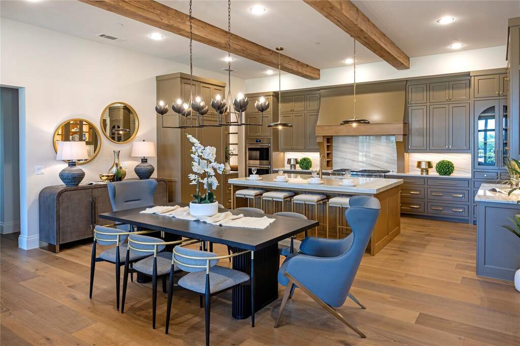 5 Bedroom Single Family Home/House's Image 6