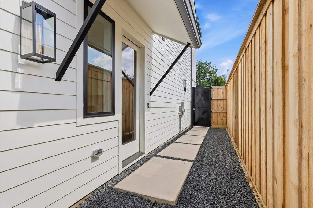 3 Bedroom Single Family Home/House's Image 21