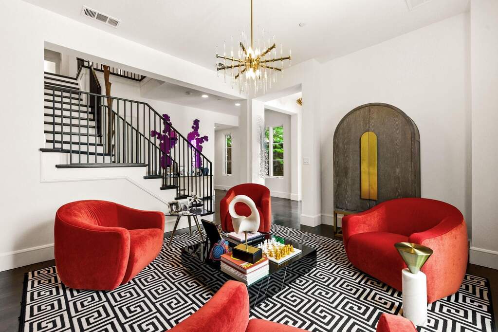 4 Bedroom Single Family Home/House's Image 4