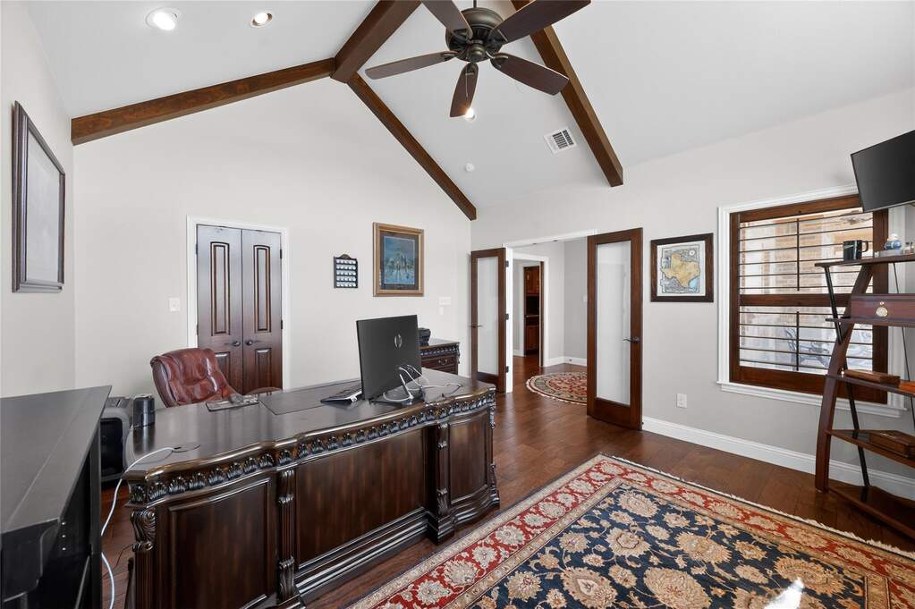 4 Bedroom Single Family Home/House's Image 10