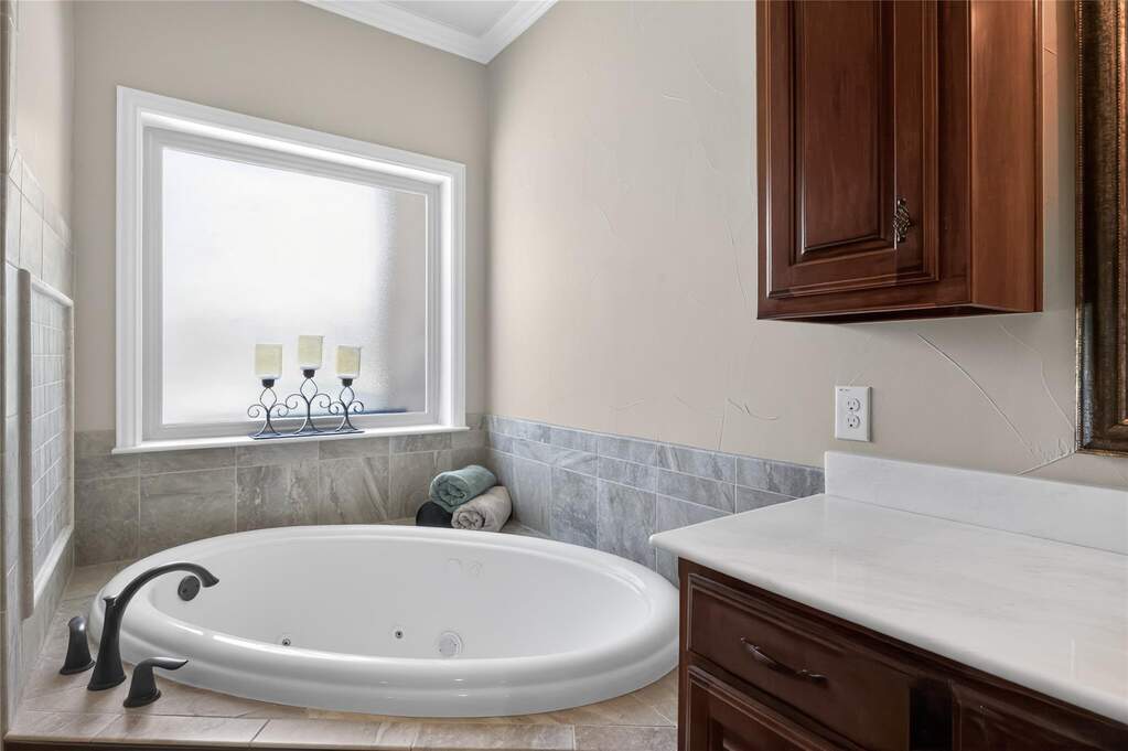 4 Bedroom Single Family Home/House's Image 16