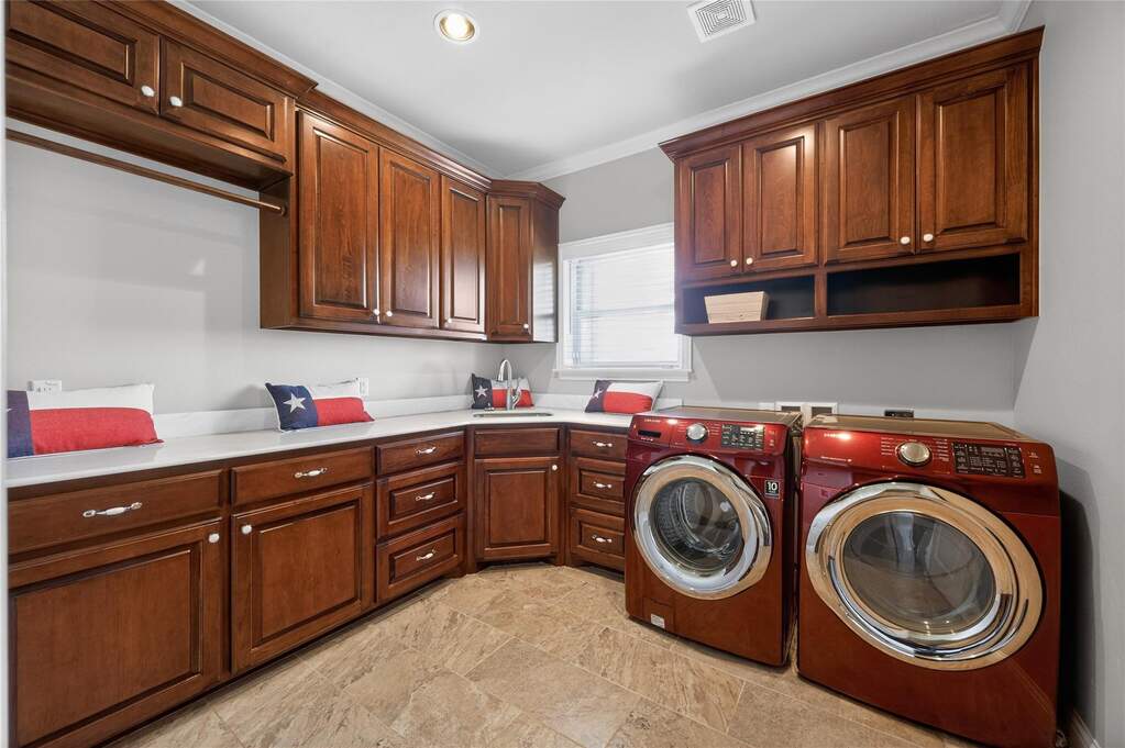 4 Bedroom Single Family Home/House's Image 22