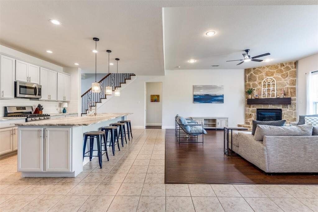 5 Bedroom Single Family Home/House's Image 8