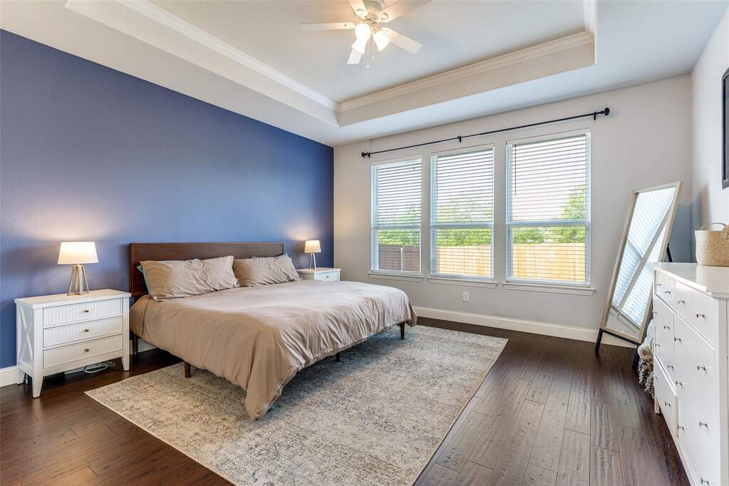 5 Bedroom Single Family Home/House's Image 13