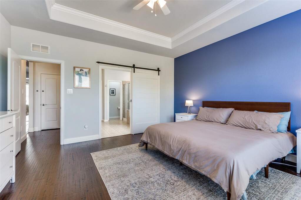 5 Bedroom Single Family Home/House's Image 14