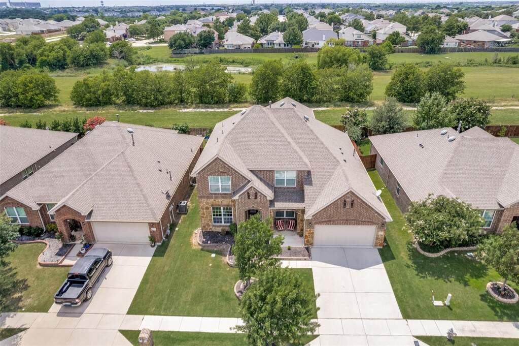 5 Bedroom Single Family Home/House's Image 36