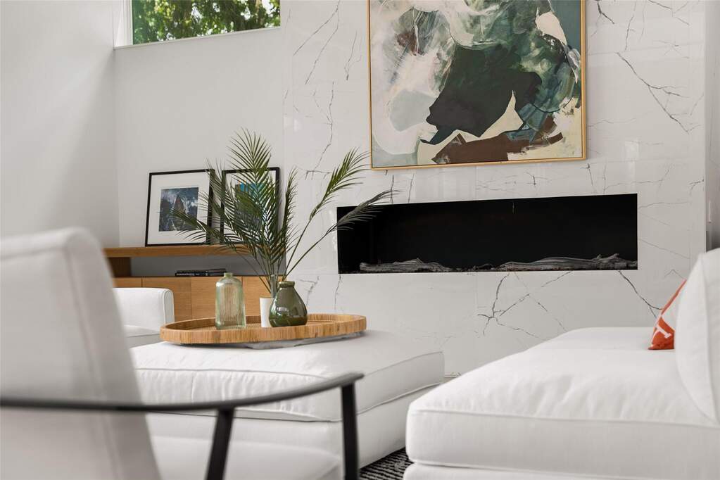 5 Bedroom Single Family Home/House's Image 13