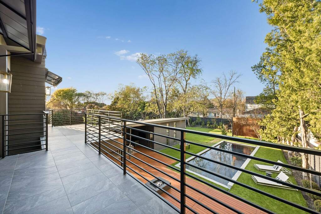 5 Bedroom Single Family Home/House's Image 19