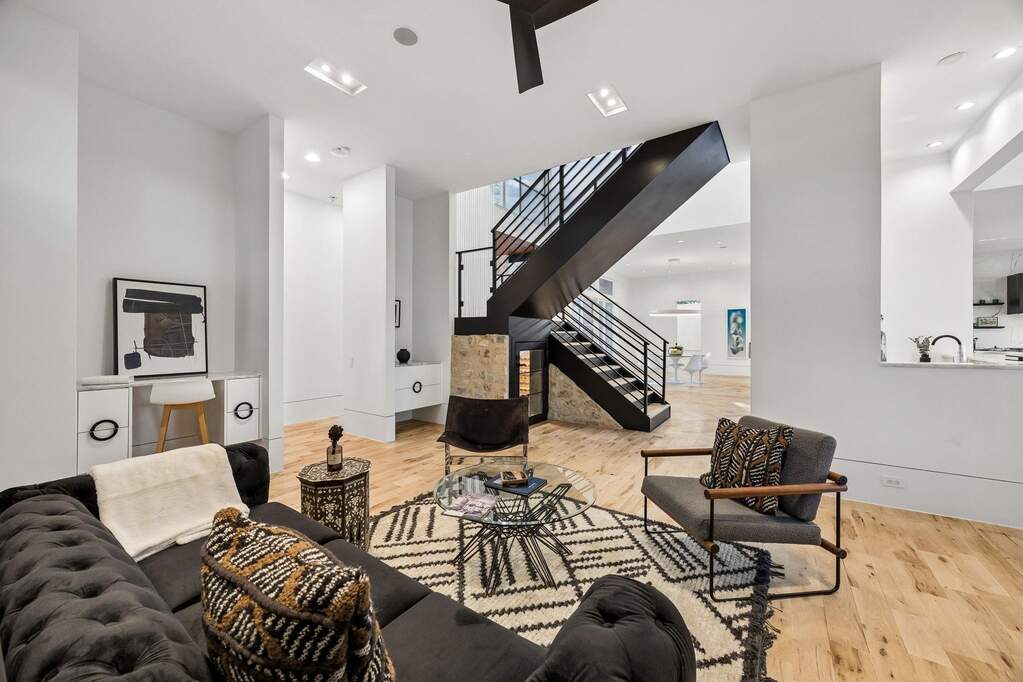 5 Bedroom Single Family Home/House's Image 23