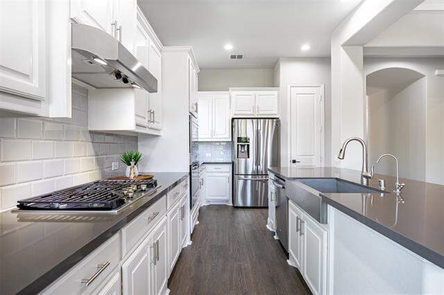 4 Bedroom Single Family Home/House's Image 7