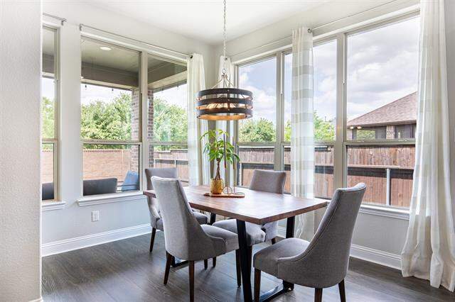 4 Bedroom Single Family Home/House's Image 11
