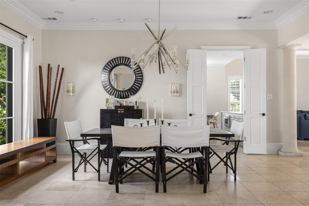 4 Bedroom Single Family Home/House's Image 10