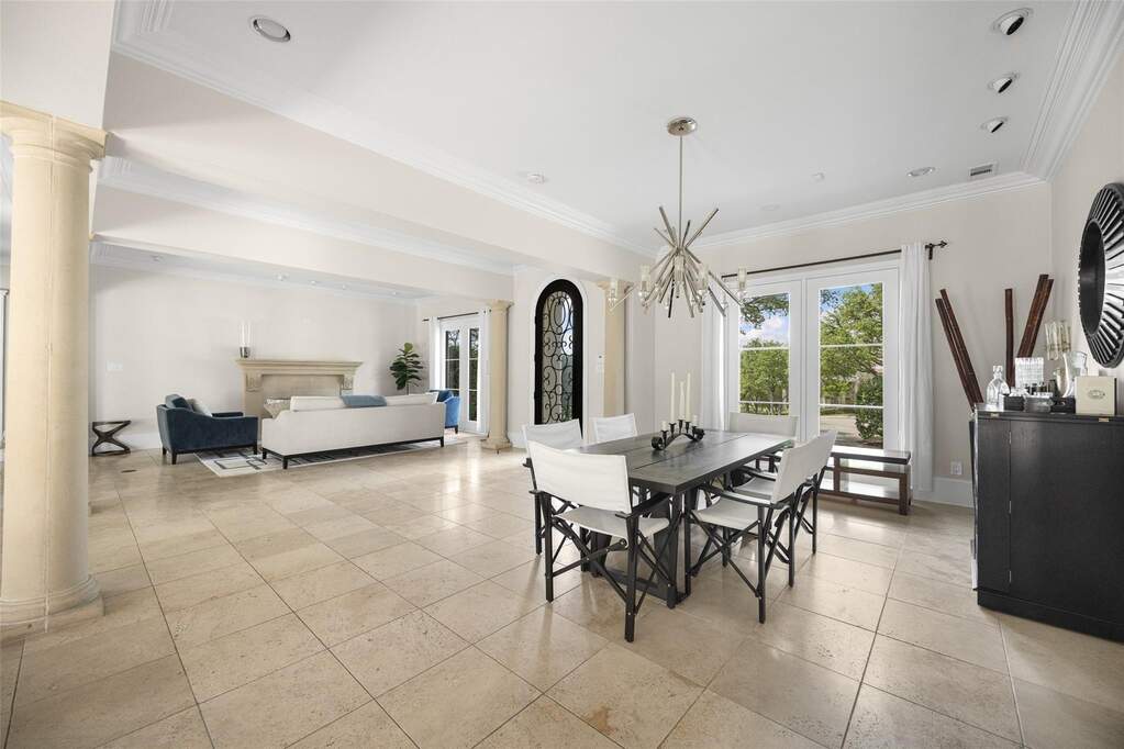 4 Bedroom Single Family Home/House's Image 11