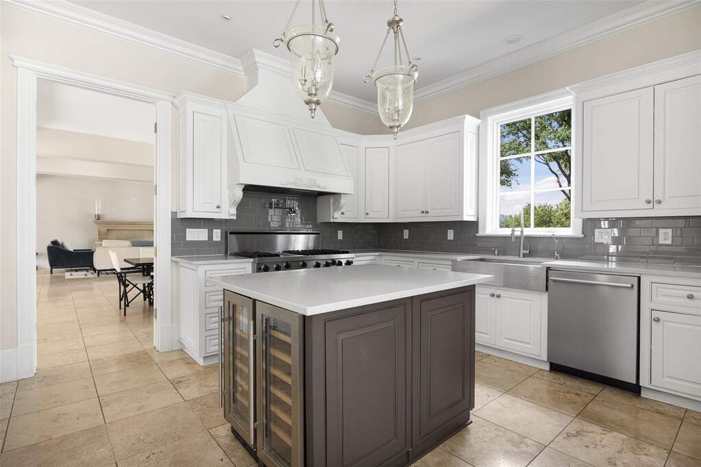 4 Bedroom Single Family Home/House's Image 13