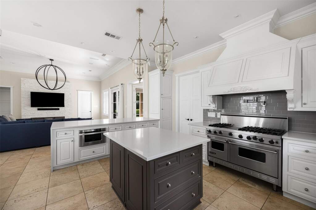 4 Bedroom Single Family Home/House's Image 16
