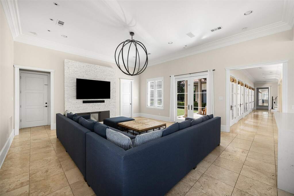 4 Bedroom Single Family Home/House's Image 17
