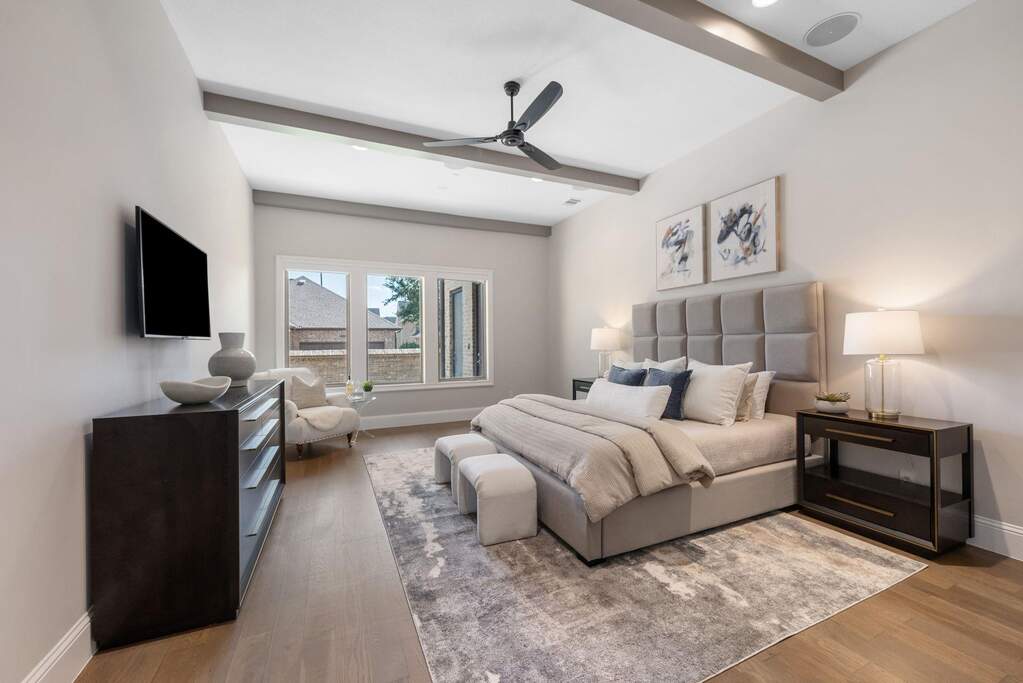6 Bedroom Single Family Home/House's Image 13