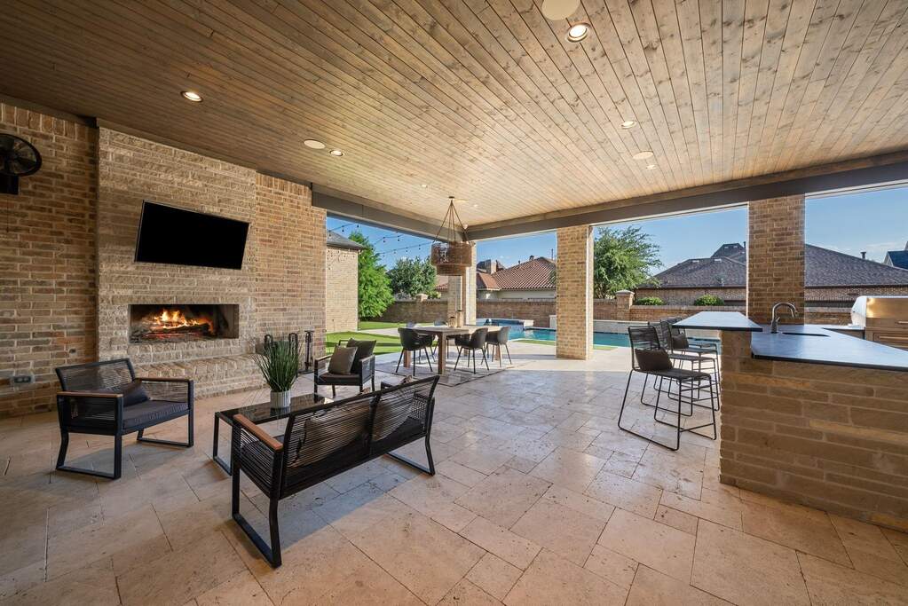 6 Bedroom Single Family Home/House's Image 28