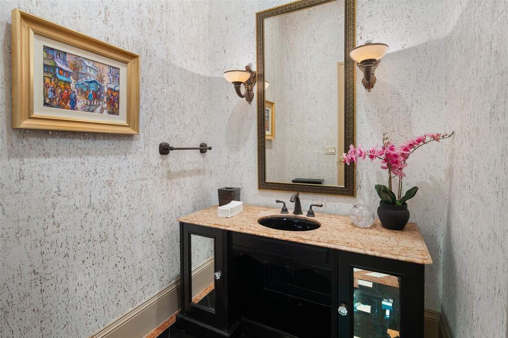 4 Bedroom Villa/Townhouse's Image 9
