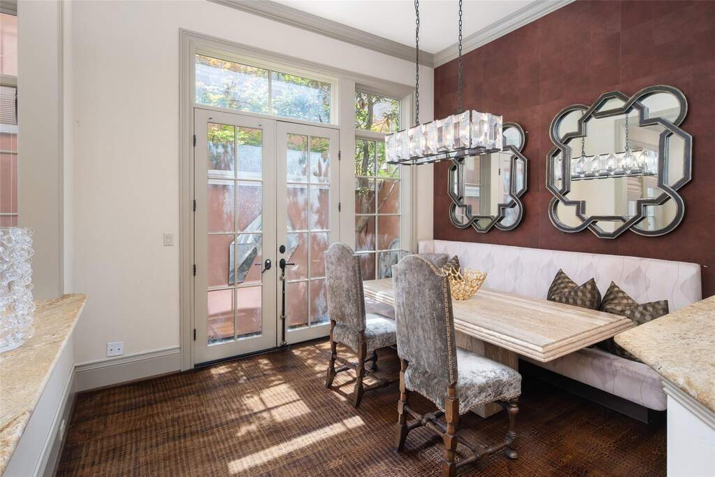 4 Bedroom Villa/Townhouse's Image 10