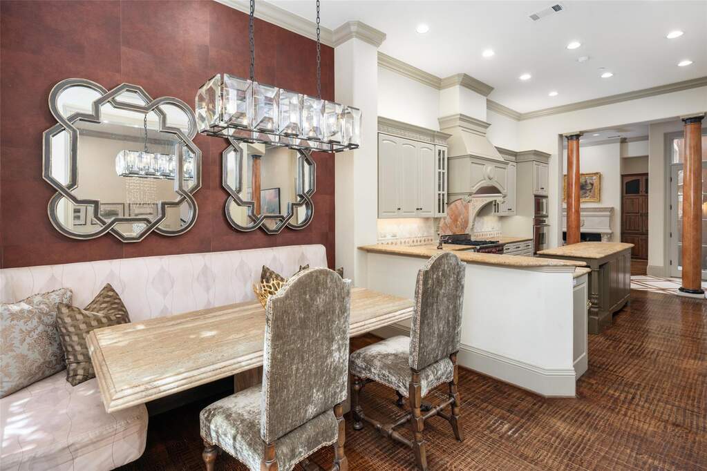 4 Bedroom Villa/Townhouse's Image 11