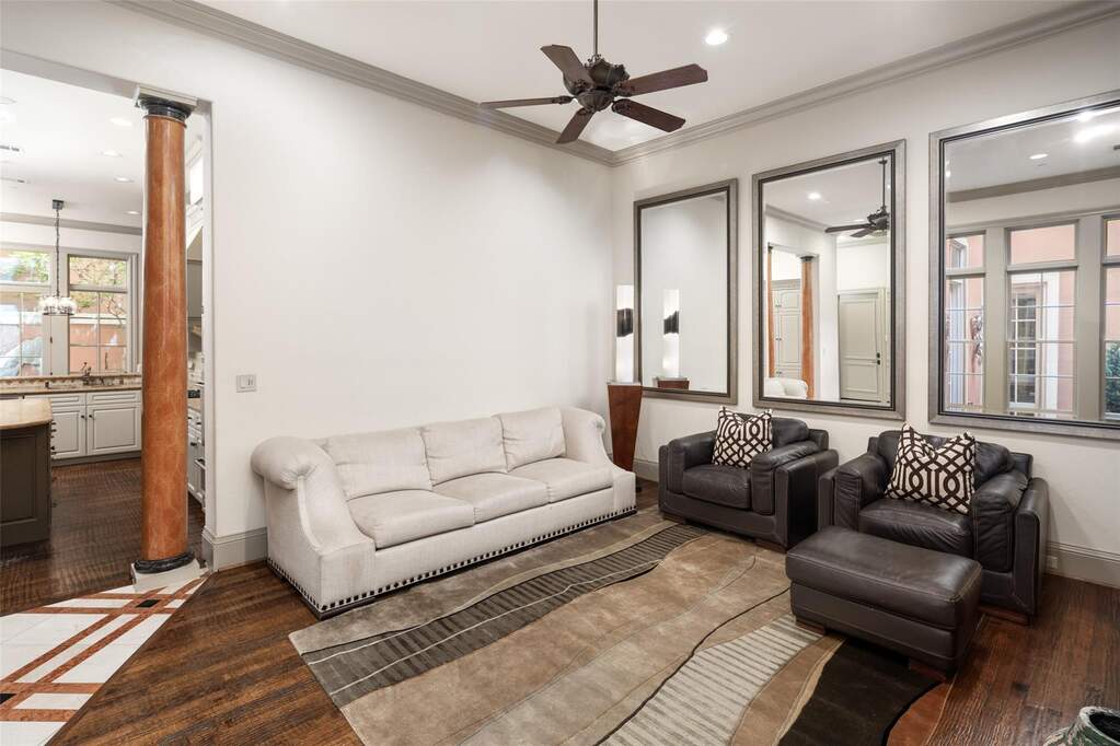 4 Bedroom Villa/Townhouse's Image 16