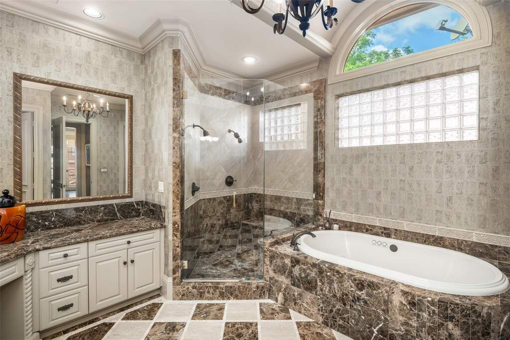 4 Bedroom Villa/Townhouse's Image 21