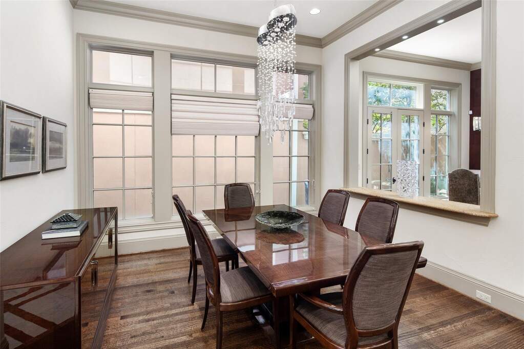 4 Bedroom Villa/Townhouse's Image 6