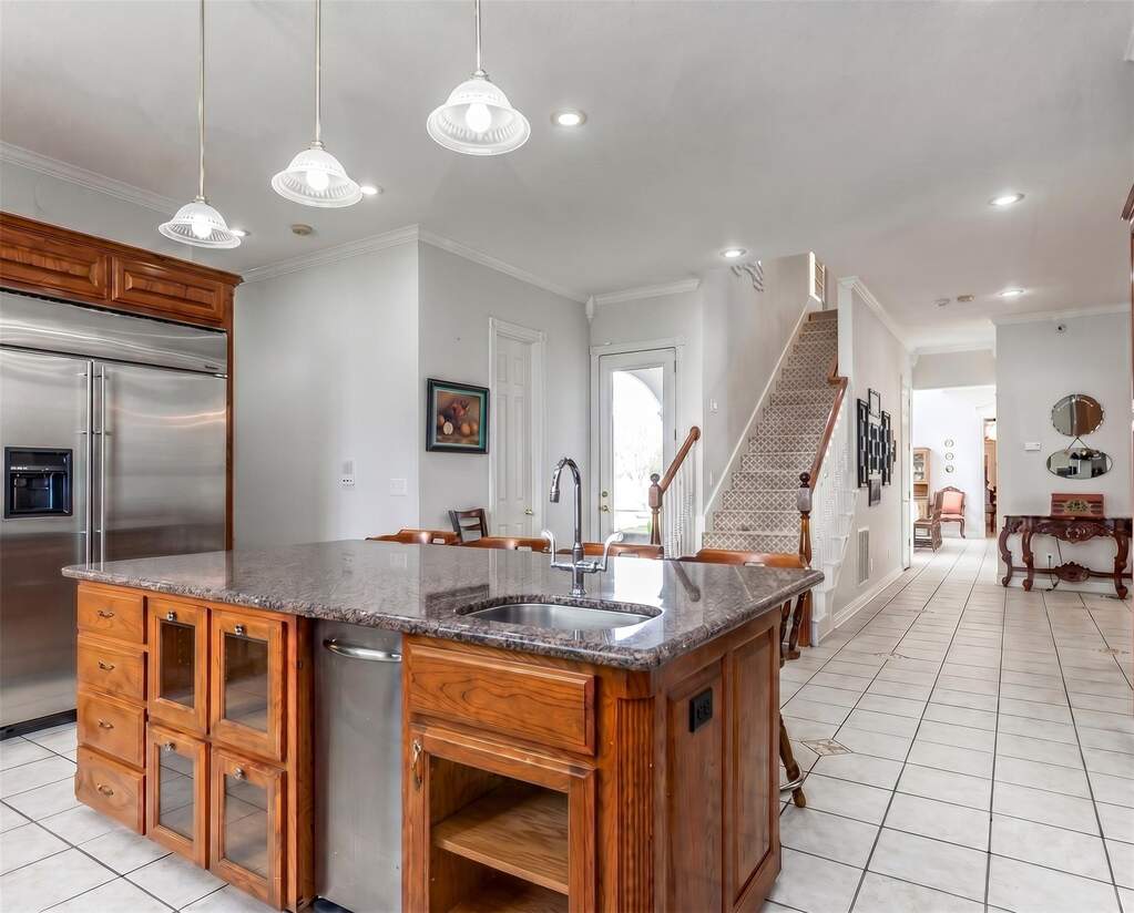 5 Bedroom Single Family Home/House's Image 14