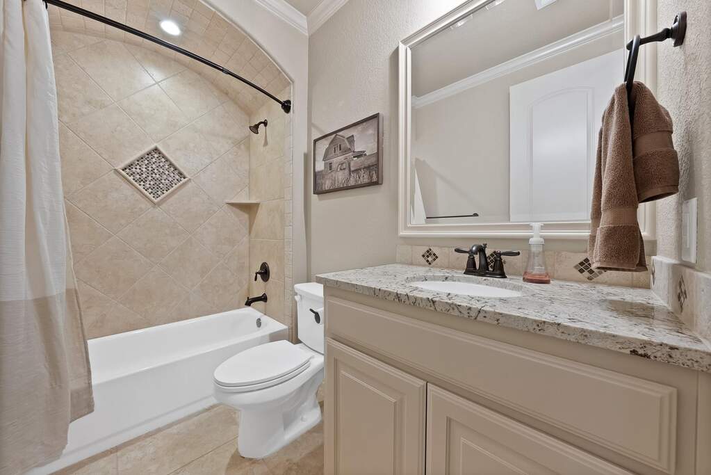 3 Bedroom Single Family Home/House's Image 11