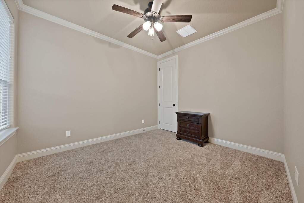 3 Bedroom Single Family Home/House's Image 12
