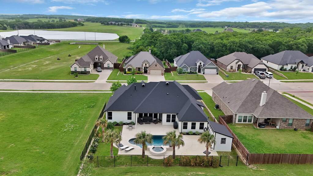 3 Bedroom Single Family Home/House's Image 32