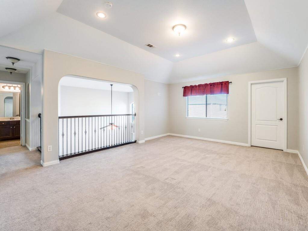 4 Bedroom Single Family Home/House's Image 12