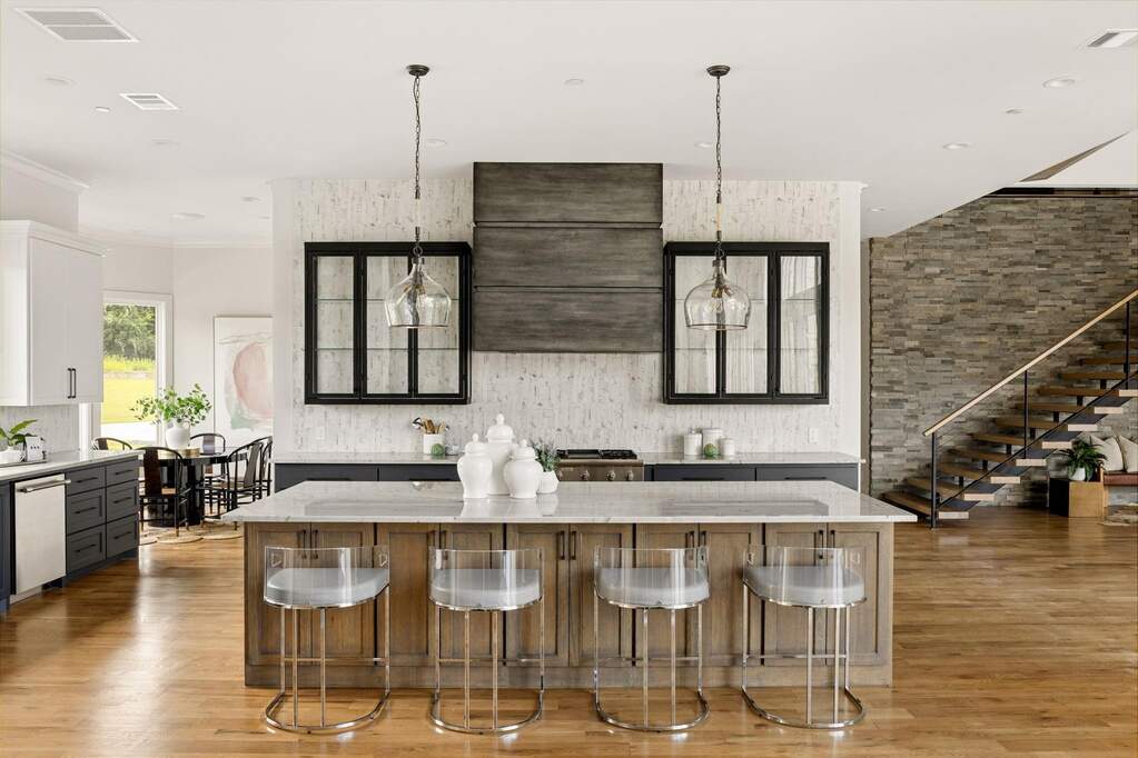4 Bedroom Single Family Home/House's Image 7