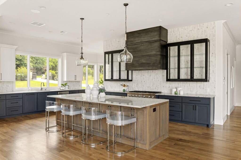 4 Bedroom Single Family Home/House's Image 8