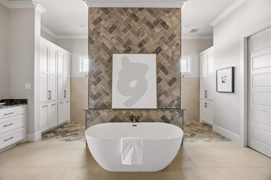 4 Bedroom Single Family Home/House's Image 15