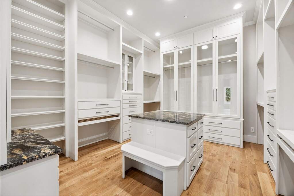 4 Bedroom Single Family Home/House's Image 17