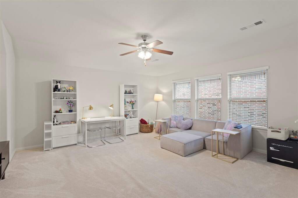 4 Bedroom Single Family Home/House's Image 22