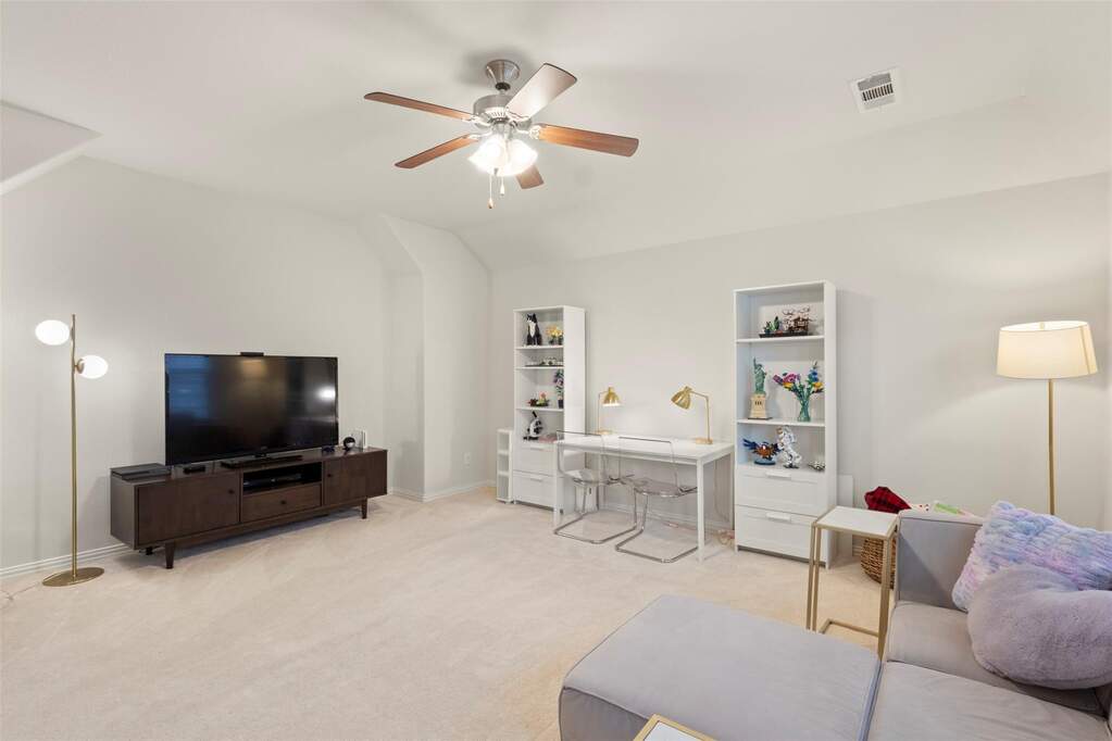 4 Bedroom Single Family Home/House's Image 23