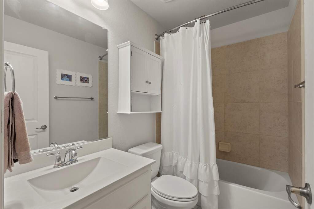 4 Bedroom Single Family Home/House's Image 24