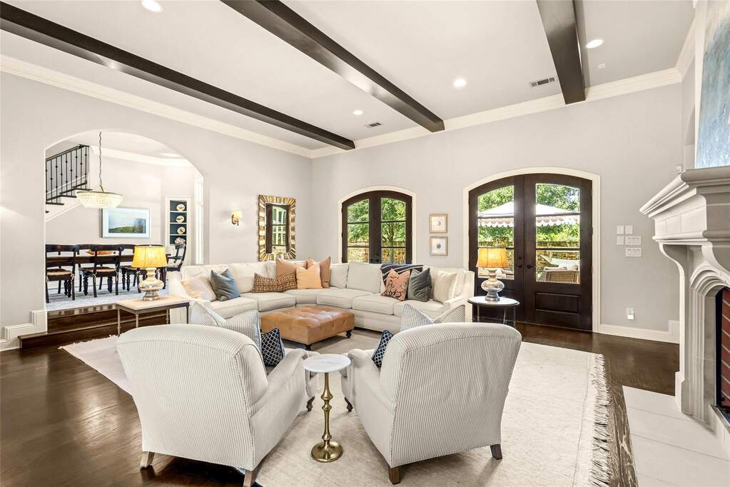 5 Bedroom Single Family Home/House's Image 8