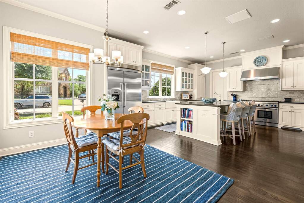 5 Bedroom Single Family Home/House's Image 16